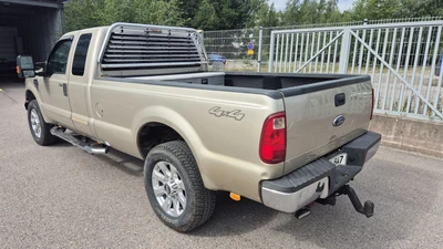Ford F-250 2008, kuva 2/10