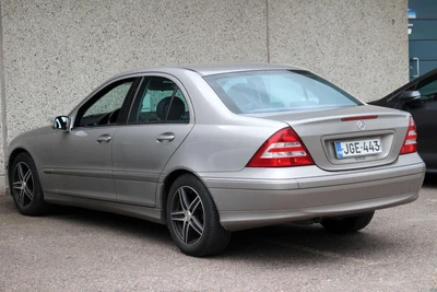 Mercedes-Benz C 200 CDi Avangarde 4d A 2005, kuva 2/10