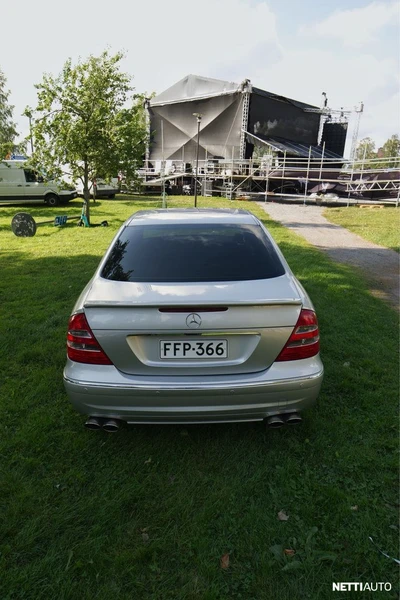 Mercedes-Benz E 320 2002, photo 7/10