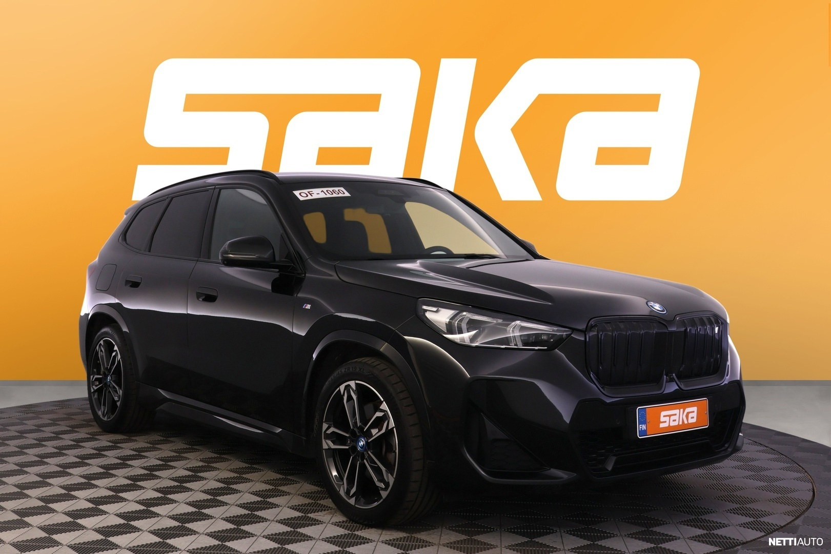 BMW iX1
