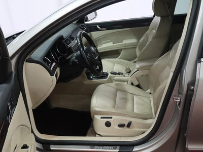 Skoda Superb 2010, kuva 7/24