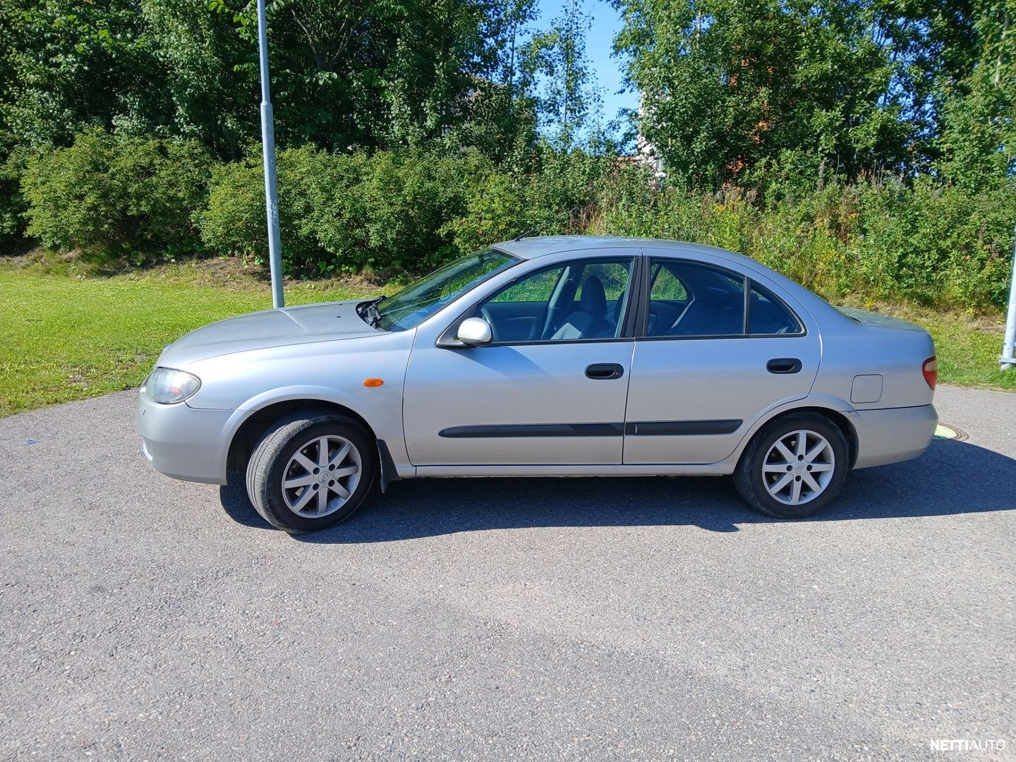 Nissan Almera