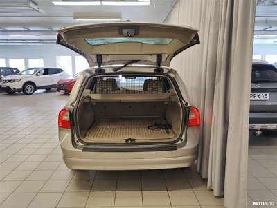 Volvo V70 2,4D D5 Momentum aut 2008, photo 6/14