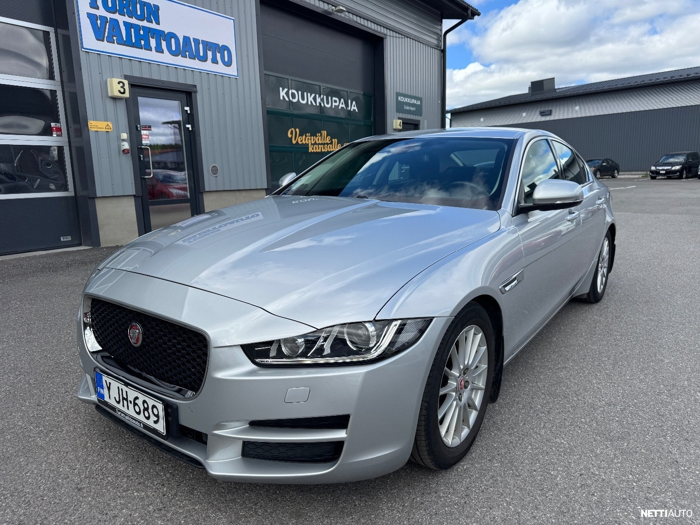 Jaguar XE