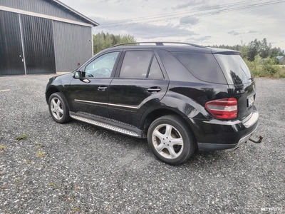 Mercedes-Benz ML 500 4Matic A 2005, kuva 3/8
