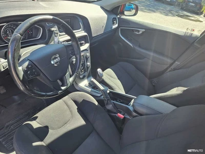 Volvo V40 D2 Kinetic 2012, photo 3/3