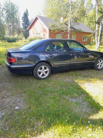 Mercedes-Benz E 2001, kuva 4/7