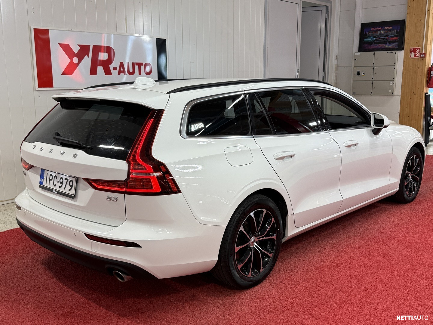 Volvo V60 2021, photo 6/22