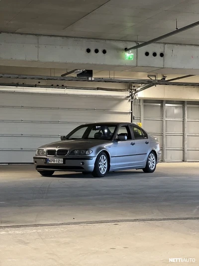 BMW 318 i 2003, kuva 1/10