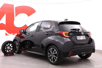 Toyota Yaris 1,5 Hybrid Style 2023, photo 3/31