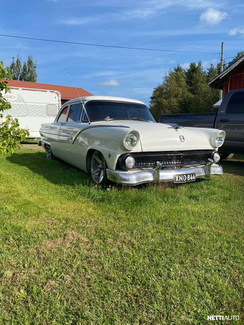 Ford Fairlane