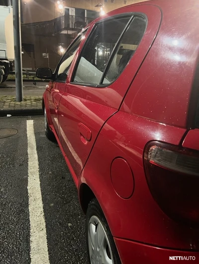 Toyota Yaris 2000, photo 5/8