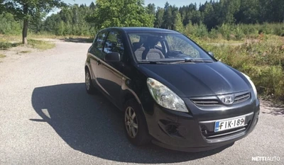 Hyundai i20 2010, photo 3/4