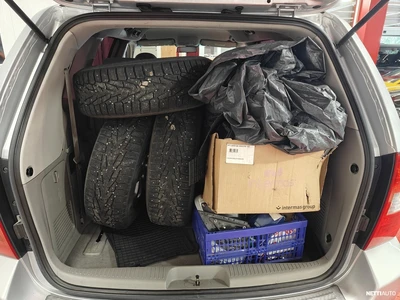 Kia Carnival 2,7 V6 LX 5D 7-Paikkainen 2008, photo 5/30