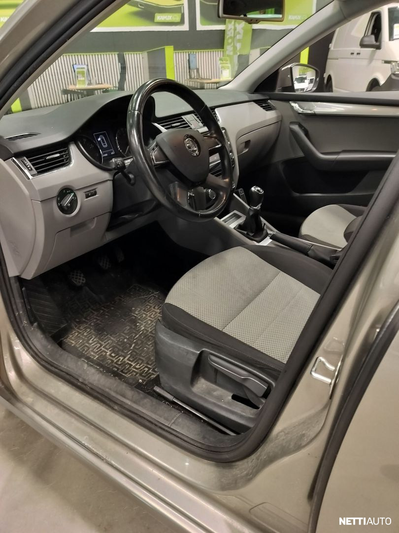 Skoda Octavia 2015, kuva 6/9