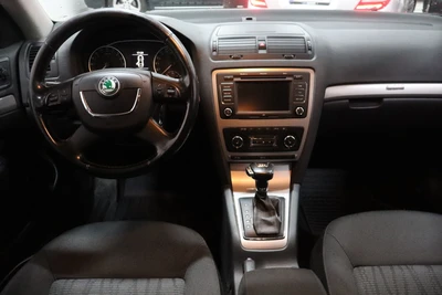 Skoda Octavia 2012, kuva 6/10