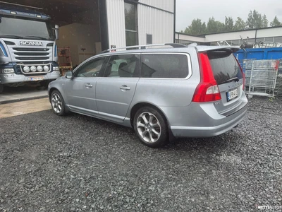 Volvo V70 2,4D Ocean Race aut 2009, kuva 4/8