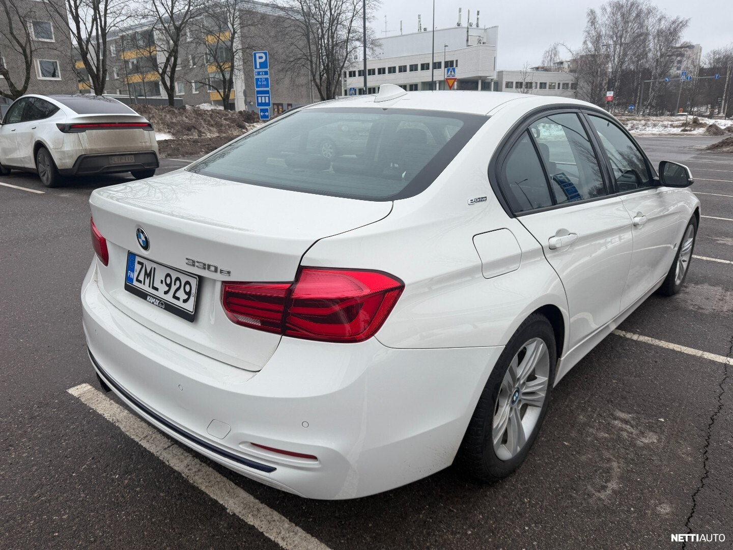 BMW 330