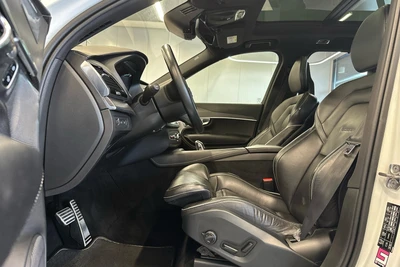 Volvo XC90 2016, photo 6/39