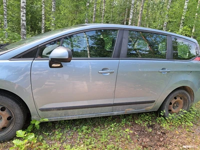 Peugeot 5008 2011, photo 5/6
