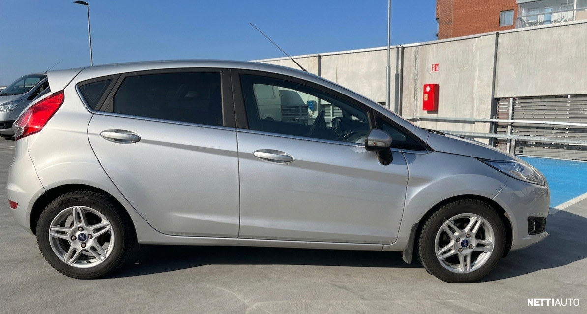 Ford Fiesta 2013, photo 2/7