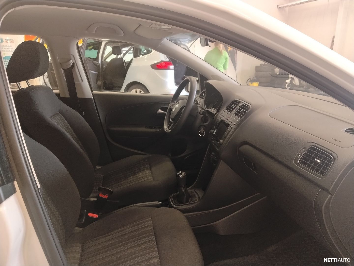 Volkswagen Polo 2016, photo 7/9