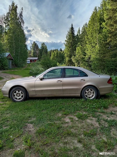 Mercedes-Benz E 2003, photo 4/7