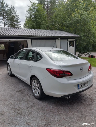Opel Astra 2013, kuva 4/12