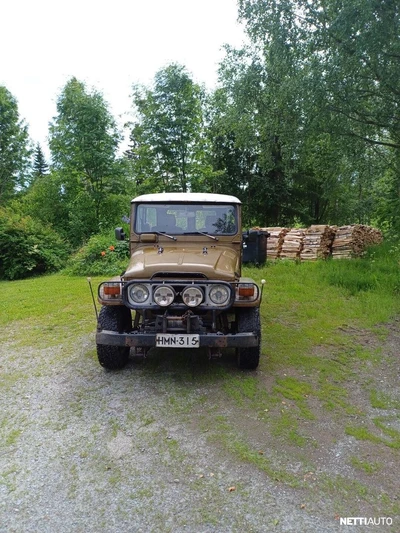 Toyota Land Cruiser BJ 40 1980, photo 3/8