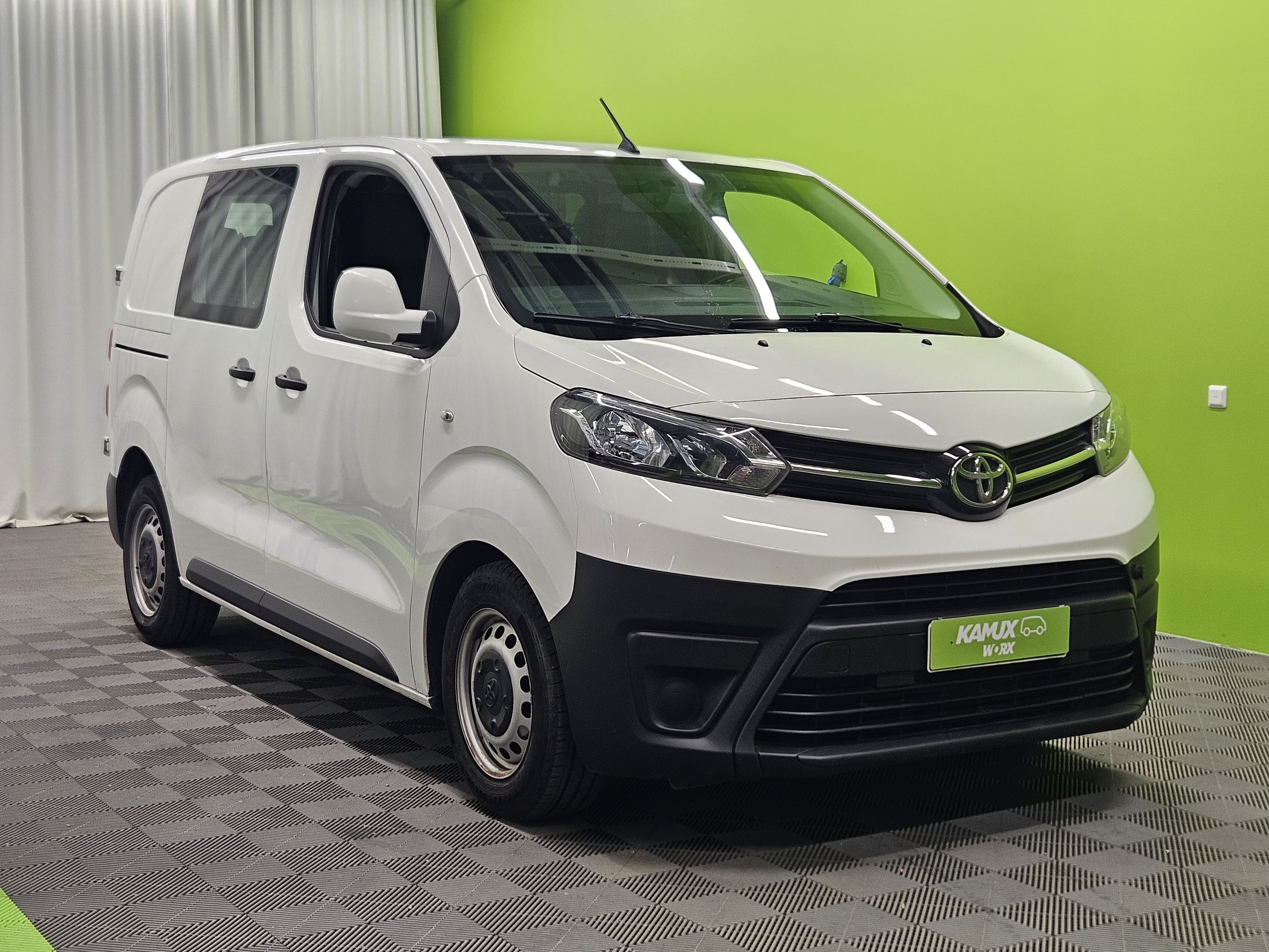 Toyota Proace Compact 1,6 D 95 *** Sortimon hyllyt ***