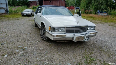 Cadillac De Ville 4D 1991, photo 2/13