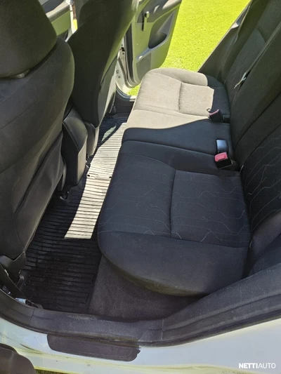 Toyota Auris 2010, photo 6/24