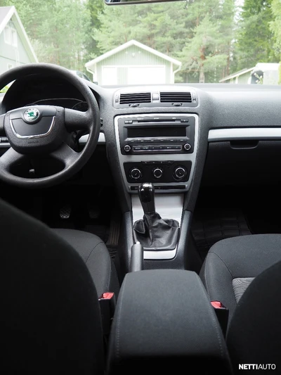 Skoda Octavia Combi 1,9 TDI Ambiente 2009, kuva 7/11