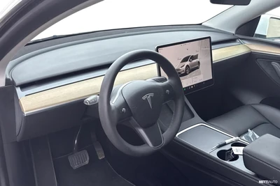 Tesla Model Y RWD 2023, kuva 3/3