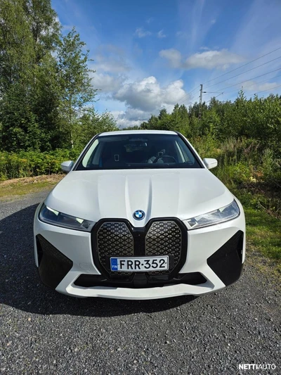 BMW iX Xdrive50 2022, photo 2/31