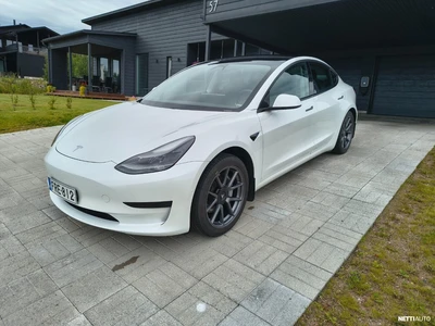 Tesla Model 3 Standard Range Plus 2021, photo 1/7