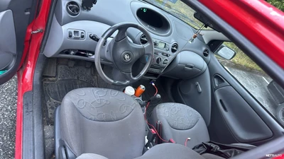Toyota Yaris 2000, photo 2/5