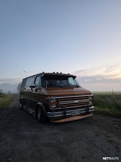 Chevrolet Chevy Van 1989, photo 2/15