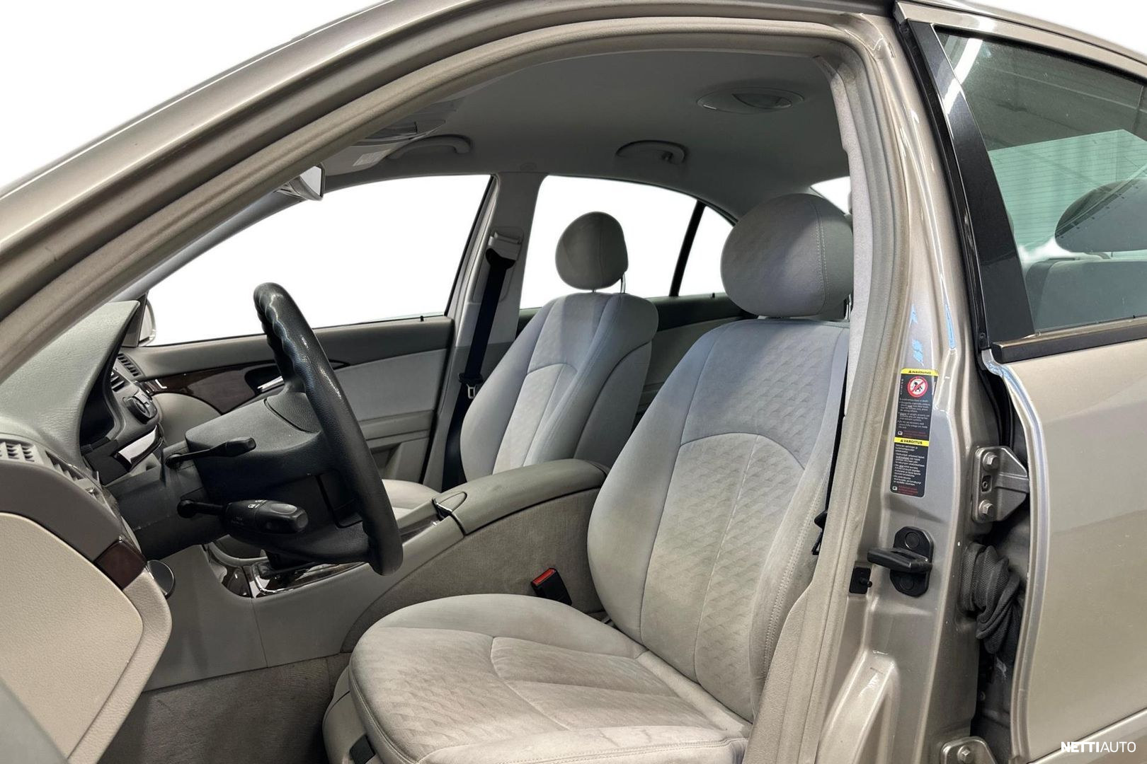 Mercedes-Benz E 2004, photo 6/34