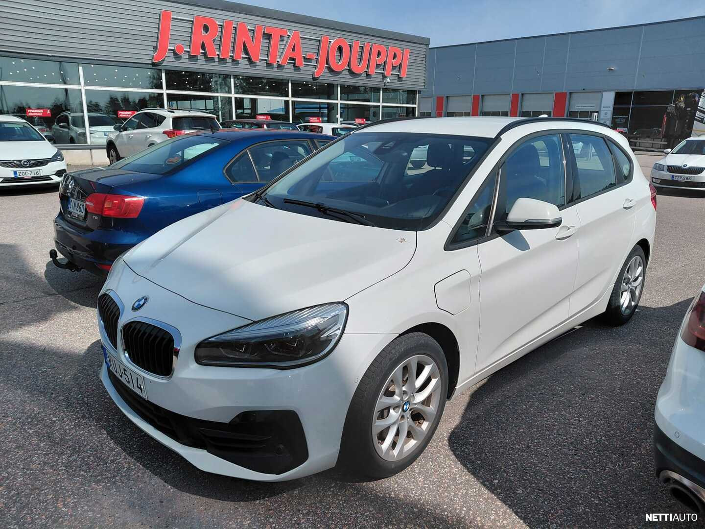 BMW 225