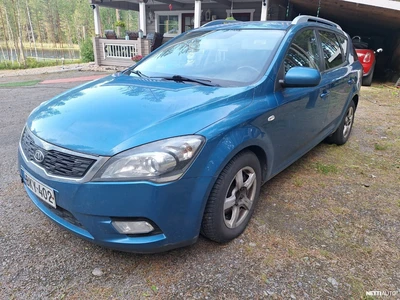 Kia Ceed 1,6 CRDi Active SW A/T 2010, kuva 1/5