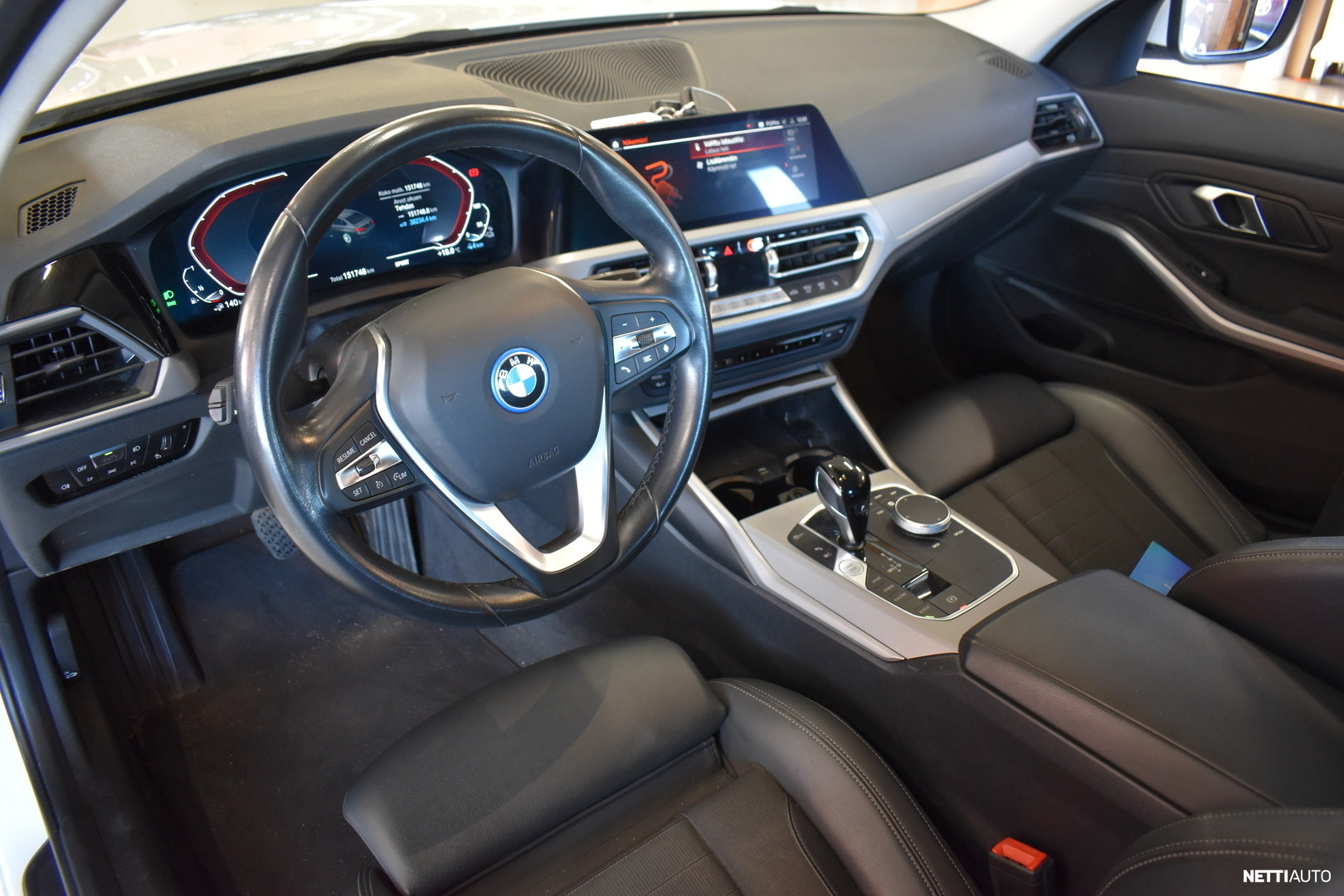 BMW 320 2022, kuva 4/7