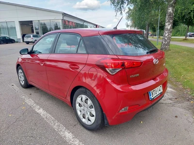 Hyundai i20 1,2 5MT ISG Classic 2016, photo 2/6