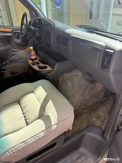 Chevrolet Chevy Van 2001, kuva 4/5