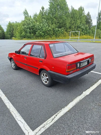 Nissan Sunny 1988, photo 6/9