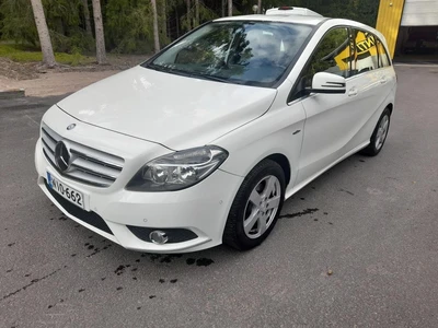 Mercedes-Benz B 200 2012, kuva 1/10