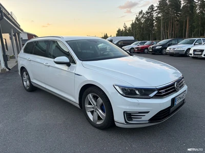 Volkswagen Passat GTE 2017, photo 1/4