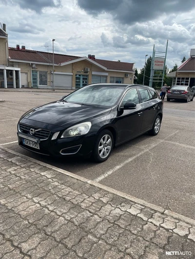Volvo V60 D2 Momentum Business aut 2013, photo 4/20