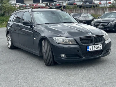BMW 325 2010, photo 2/5
