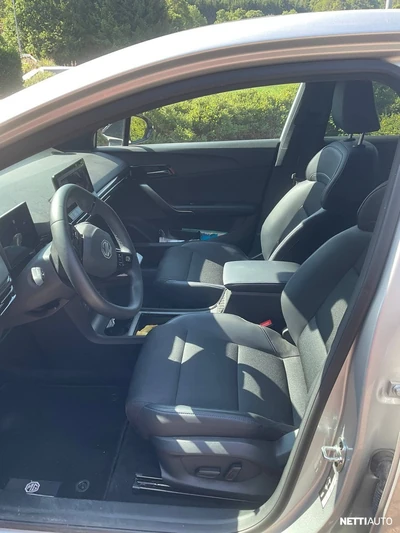 MG MG4 Luxury 2023, kuva 7/9
